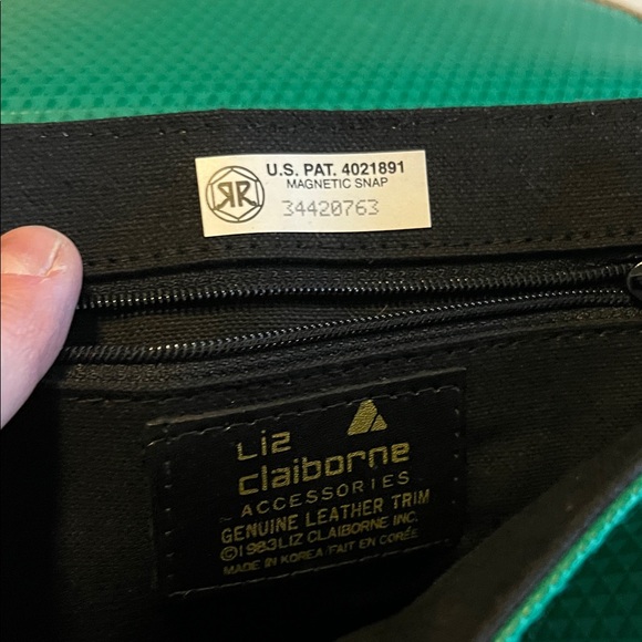 Liz Claiborne Green bag with Brown leather trim. - Picture 3 of 3